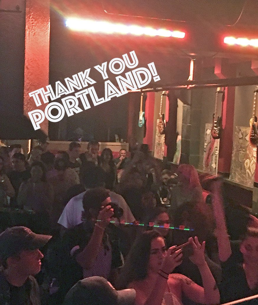 KeepIt8FLAT's tweet photo. Thank you #PDX! Amazing night @AnalogPortland. #Keepit8Flat https://t.co/6AHirLsvwK