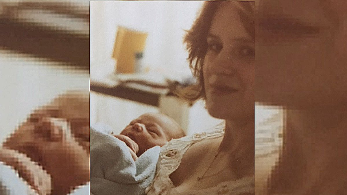 11AliveNews's tweet photo. Local mom's sacrifice helps paralyzed son reach ultimate education goal

#BraveConquersFear @CherylPreheim
https://t.co/knsIU0yEMi https://t.co/Mj7j5GGXy2
