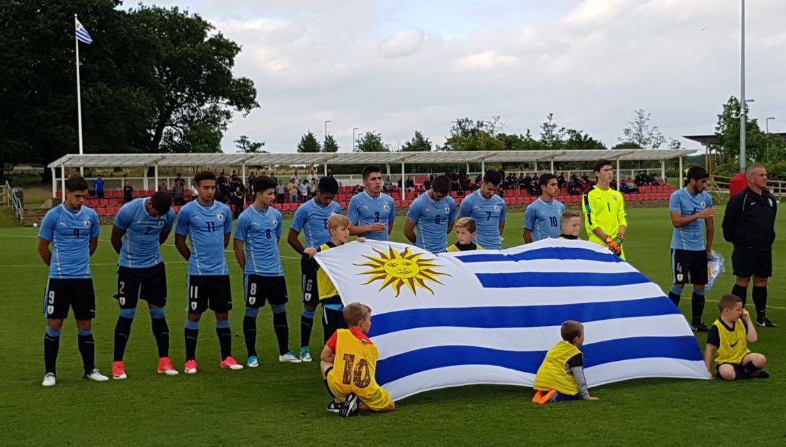 Uruguay's tweet photo. #Sub18 | Comenzó Catar - @Uruguay en el St. George´s Park. 
Último amistoso de la gira Celeste por Birmingham: https://t.co/ER3ck9d9fF https://t.co/76ZsfgWQbb