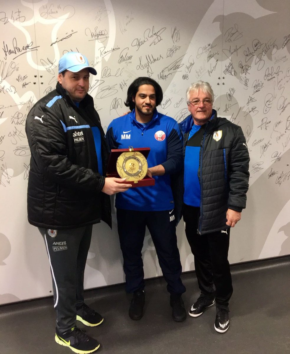 Uruguay's tweet photo. #Sub18 | Comenzó Catar - @Uruguay en el St. George´s Park. 
Último amistoso de la gira Celeste por Birmingham: https://t.co/ER3ck9d9fF https://t.co/76ZsfgWQbb