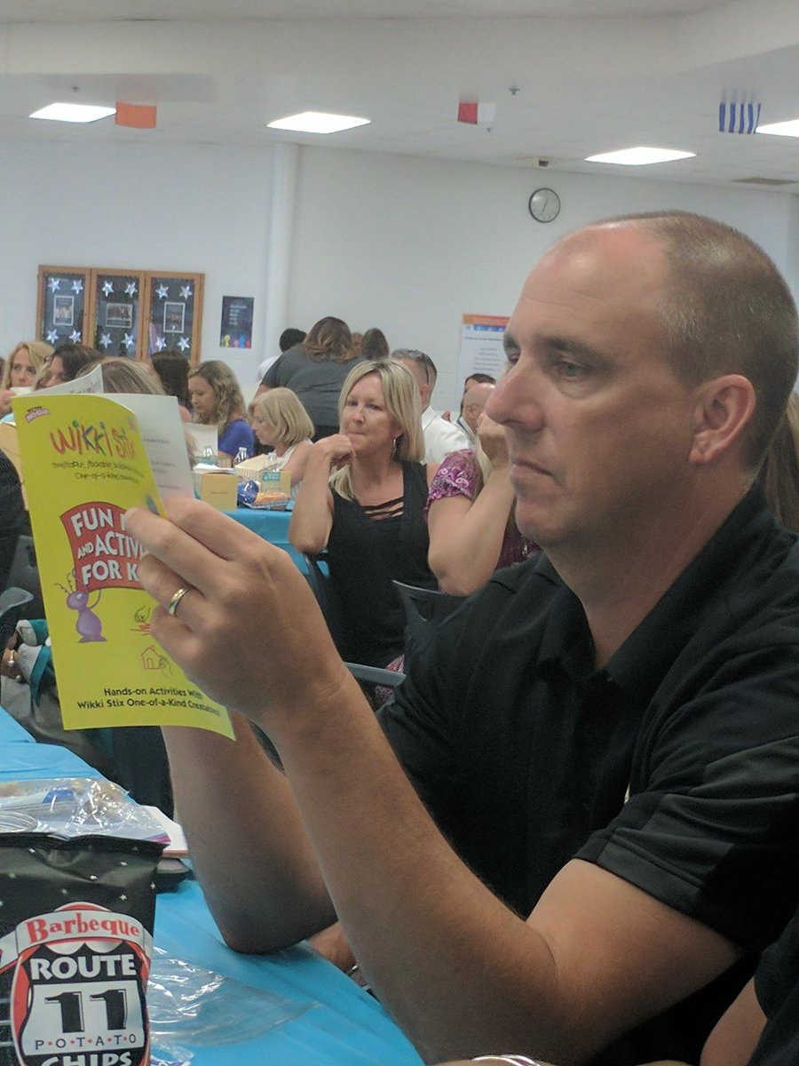 LisaLongVB's tweet image. Maker spacing at lunch #vbamazing @KellamHigh