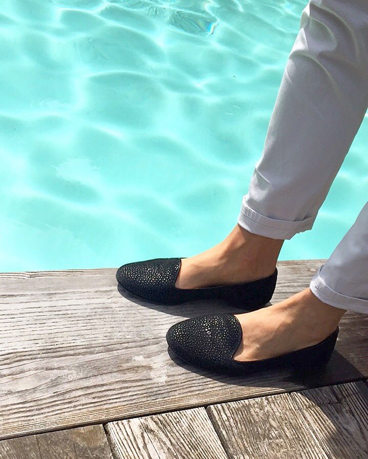 Life is cool by the pool with your Chatelles Slippers! 🐳💦💙