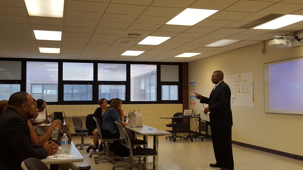 WaziFACE's tweet photo. Investment 1's Superintendent in the very first Family Engagement PD for the school leaders @FACECMSD @charone_edwards https://t.co/GOnoei6glc