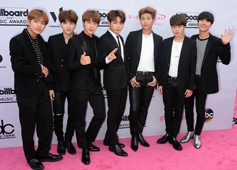 k4ther's tweet photo. Quiero que esto se repita @BTS_twt @vmas 
#KCAMexico #BTS 
#BTSIsComing
#BTSforVMAs https://t.co/L3YAwEfOeM