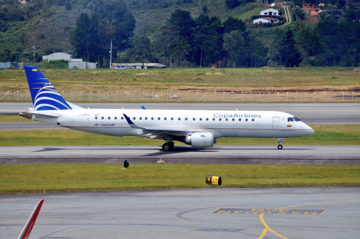 EMB 190 de <a href="/CopaAirlines/">Copa Airlines</a> en el aeropuerto de Medellín <a href="/ArgIntlSpotters/">Spotters Group Arg✈</a> <a href="/SpottersArg/">Vuelos y Spotters ✈</a> <a href="/Speedbird007/">World Aviation 🌍</a> @De_aviacion <a href="/n_larenas/">Nicolás Larenas ✈️</a> <a href="/AeroMedellinRNG/">Aeropuerto Medellín/Rionegro José Ma. Córdova</a>