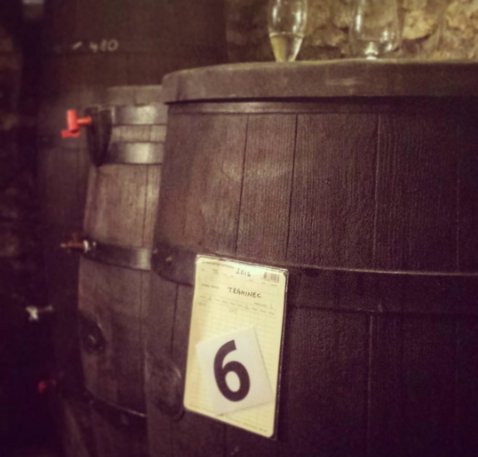 Roto_UK's tweet photo. The Roto family keep their own homegrown wine in the oak effect #winebarrels #recyclable #countrylife #winecellar https://t.co/laiC1xKBSp https://t.co/niUju2ZZMD