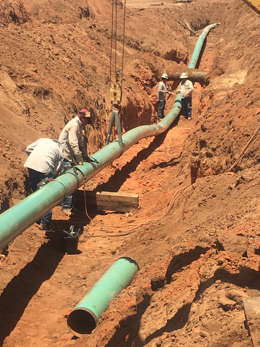 RandRPipeline's tweet photo. 👷🏻Bending and lowering in 🚧on the Venice Project over the weekend!! Tight deadline but we got this 🎉!! #randrpipeline #workhardandsafe https://t.co/5qN9rHEDDJ