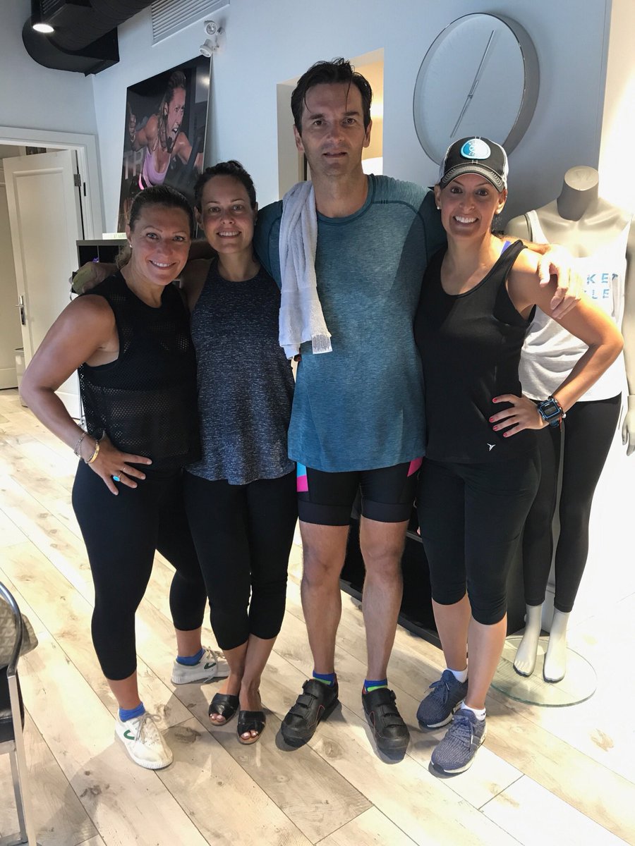 dallaseakins's tweet photo. Double dose of 6am inspiration with Dana @Rocket_Cycle and #CancerSlayer @larabrown Great energy! #AlwaysRiseUp https://t.co/elBsktzobo