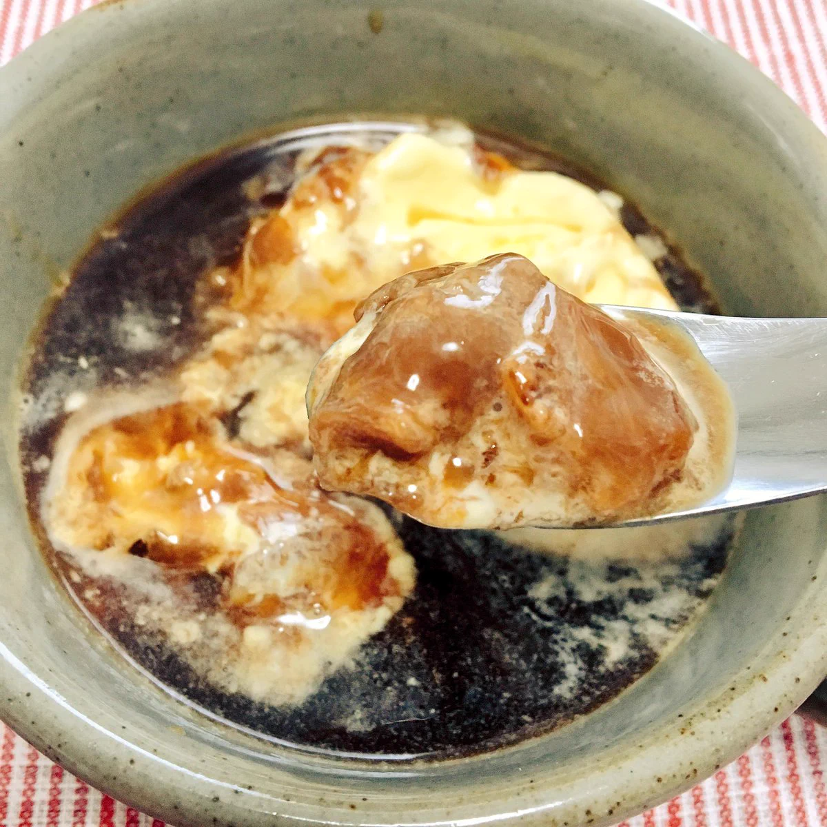手軽でおいしい！冷やし固めながら食べる、コーヒーゼリーフロートのレシピがこれｗｗｗ