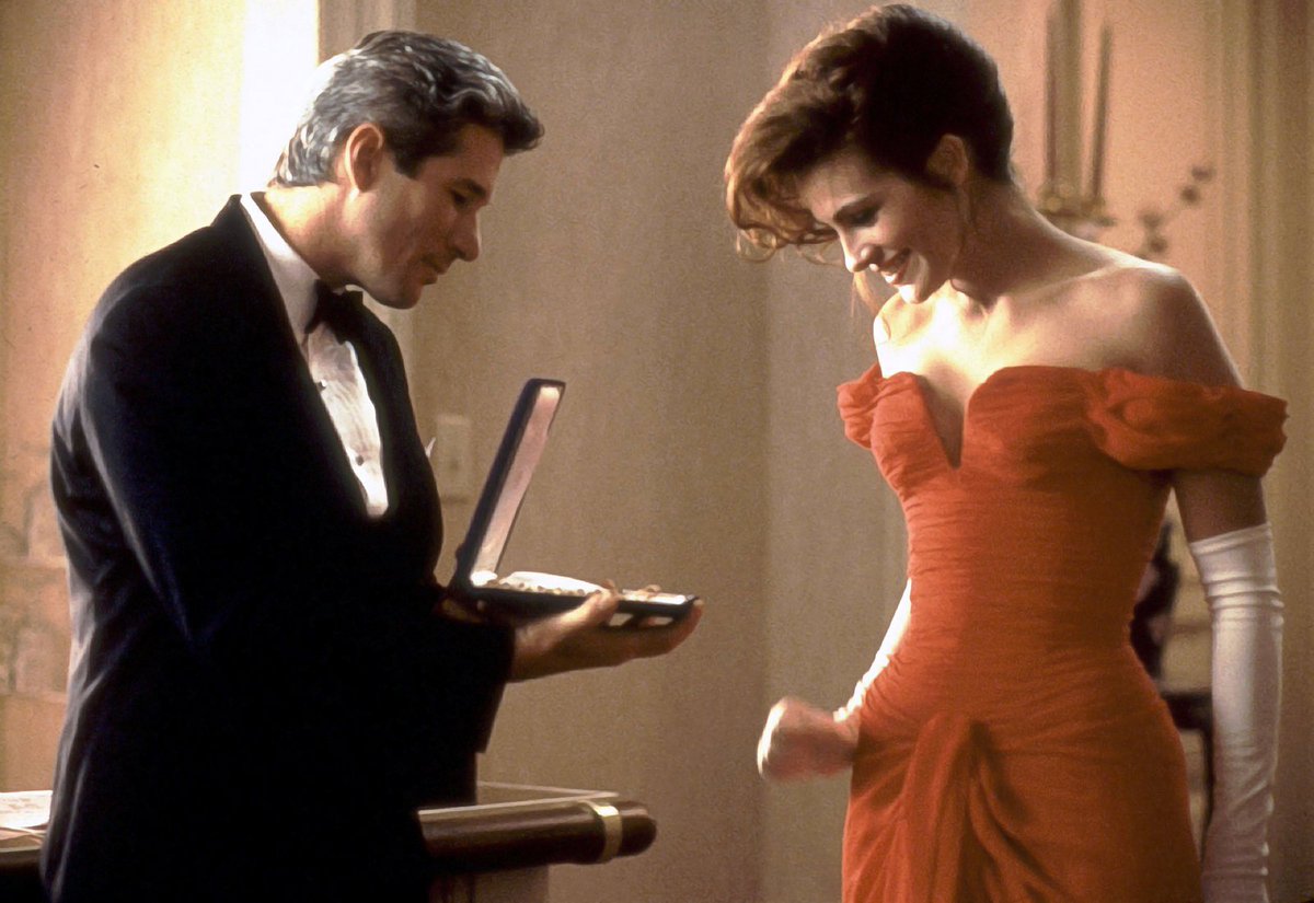 voguemagazine's tweet photo. The 15 best romantic comedies of all time: https://t.co/ZDttInyvuK https://t.co/Pzrg7ulbdr