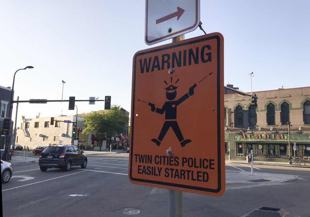 Fake street signs warn of 'easily startled' Twin Cities police strib.mn/2uocZlw