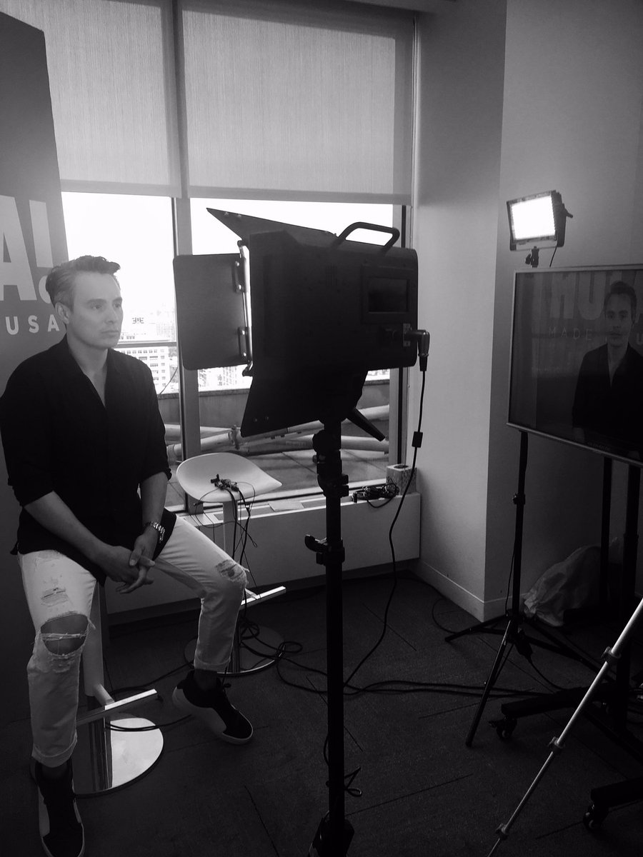 Marcmena's tweet photo. Thank you @usahola for asking to be part of your influencer panel - #MARCdIT โ๏ธ
.
#marcd @xclusiveartists @warrentricomi https://t.co/rDJXhCuybr