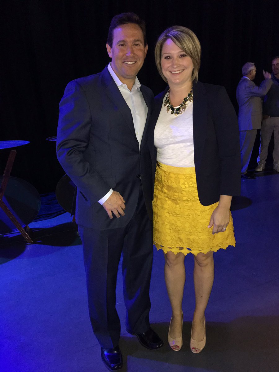 Day. Made. Awesome message from <a href="/JonGordon11/">Jon Gordon</a> @ Northwestern Mutual's Annual Meeting. Thanks for the inspiration! #nmam17