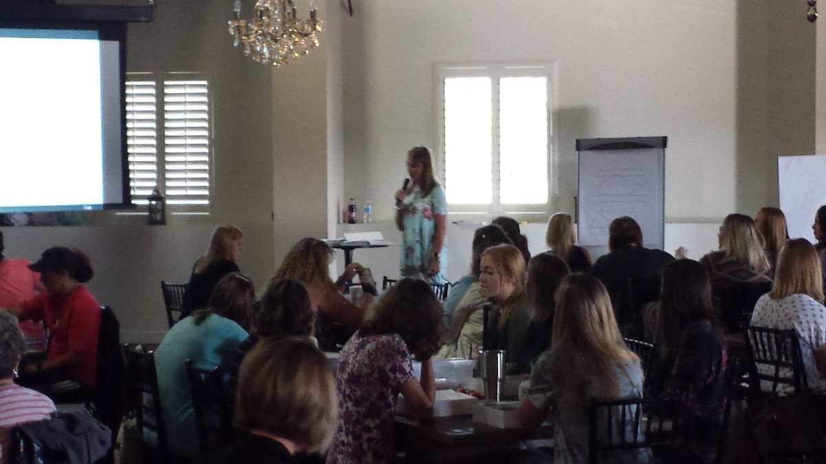 mpearce62's tweet photo. @RepublicSchools Lyon elementary staff learning about The Seven Habits and Leader In Me from @BethEngelhart and @piperlwright. #repmostrong https://t.co/sC7oJPbtYz