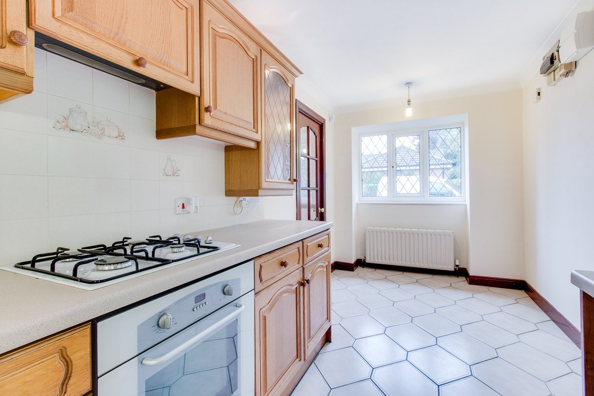 NEW PROPERTY AVAILABLE FOR SALE IN SCAWTHORPE-£155,000
CALL 01302 327 291 TO VIEW THIS 2 BED BUNGALOW #property #doncasterisgreat #doncaster