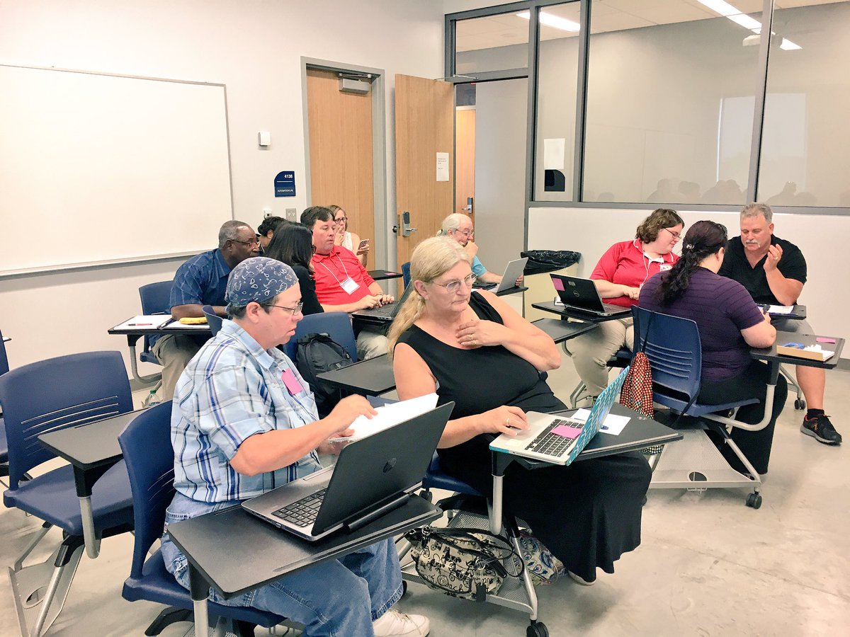 JorgeDoesPBL's tweet photo. Technology &amp; Engineering Educators @ #VTEEA17 Conference Sharpen Critical Thinking Skills @VA_TechEd @WLHSTechEd @jatolley26 #JorgeDoesPBL https://t.co/c97QQTZh69