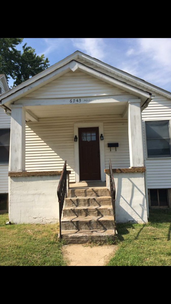 Zhorn12's tweet photo. S/O to everyone that came through the house this year and made it so much fun for my roommates and I. #endofanera #wiseave https://t.co/9lxgEyVROh