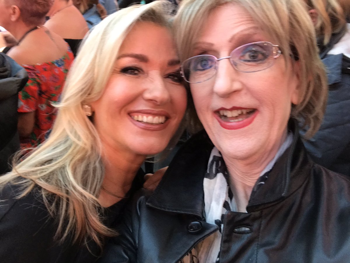 lunamoonphoenix's tweet photo. Luna meets the lovely @MandyLongworth #bbmandy outside Big Brother house: Charlotte to win!! @Rylan #BBUK @bbuk https://t.co/IEx9wuLFJN