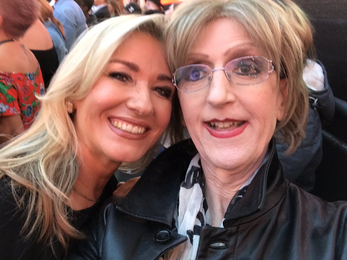 lunamoonphoenix's tweet photo. Luna meets the lovely @MandyLongworth #bbmandy outside Big Brother house: Charlotte to win!! @Rylan #BBUK @bbuk https://t.co/IEx9wuLFJN