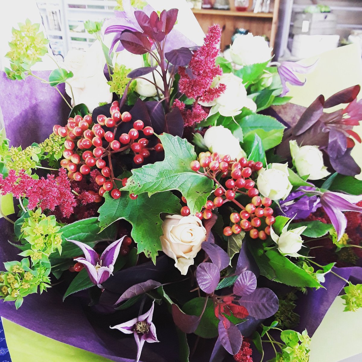 wattsflorist's tweet photo. Absolutely love this one!
β€πβ€πβ€πβ€πβ€
#birthdaygift #beautifulflowers #localflowershop #hwattsflorist https://t.co/O4Udkto4bX