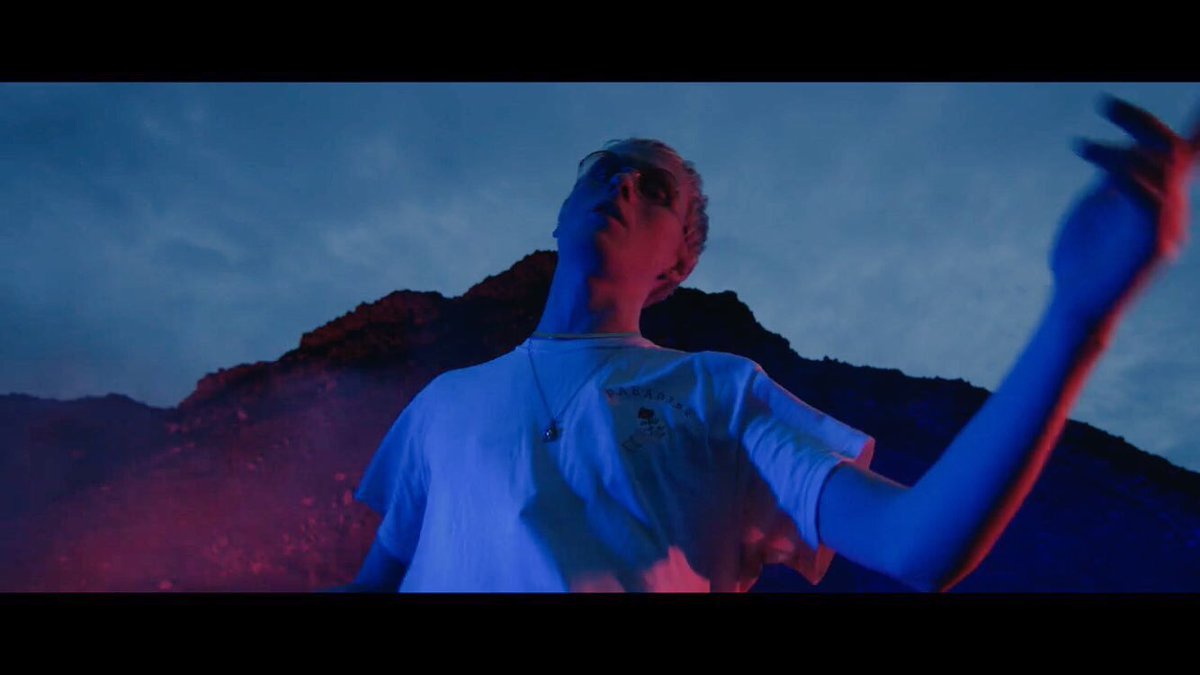 sturlaatlas's tweet photo. 'I Know' drops on wednesday youtube and spotify eeessketit ⚡️ https://t.co/LJzvKLa2yi