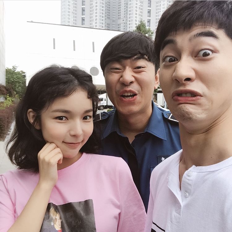Kwak Dong Yeon Pics Modern Farmers Cast Reunited On The Reunited Worlds Set 곽동연 Reunitedworlds