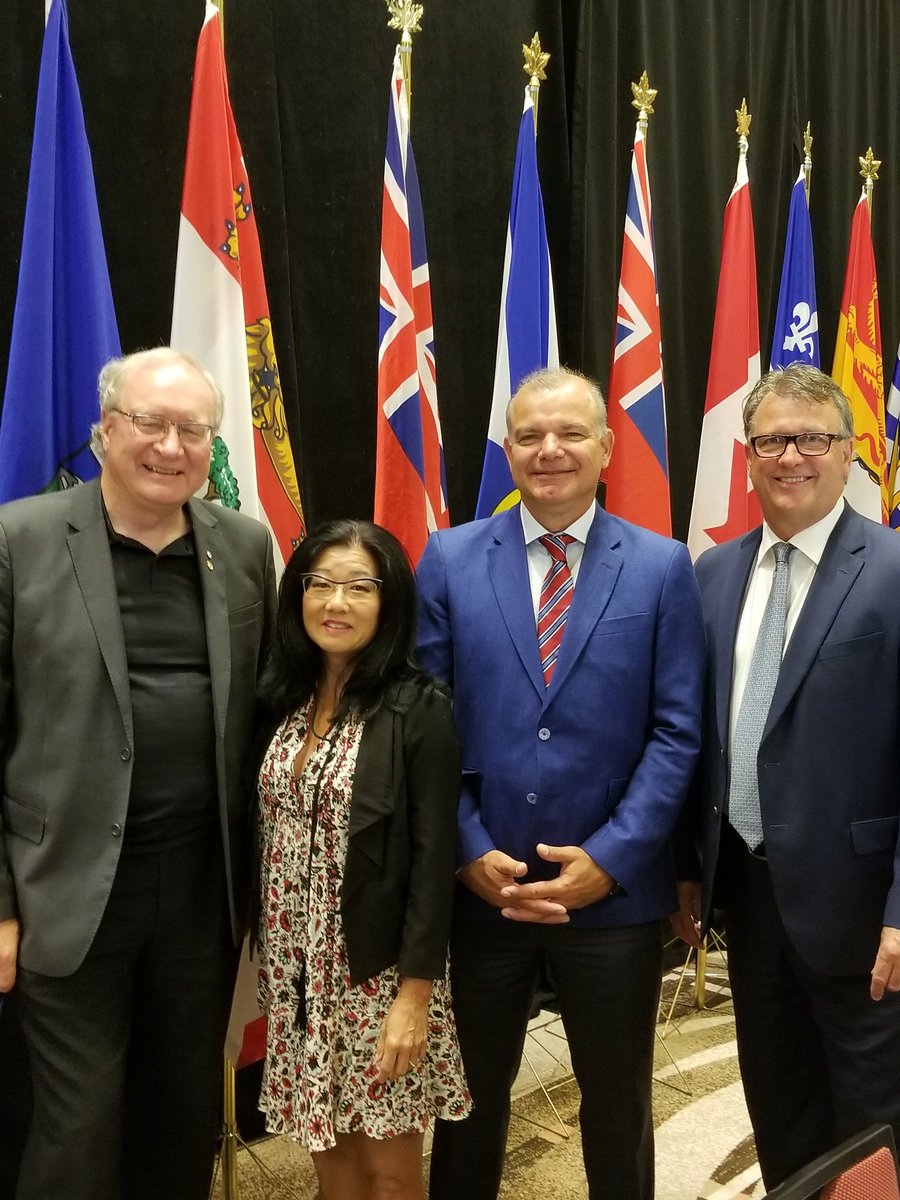 MindShareLearn's tweet photo. Excellent meetings in #pei w/ @CCMEC #cmec50 @c21 #C21Summit150 Honoured to meet premier @WadeMacLauchlan &amp; Ed Min @DougCurrie w/ @C21CEO https://t.co/SAKViKPMuV