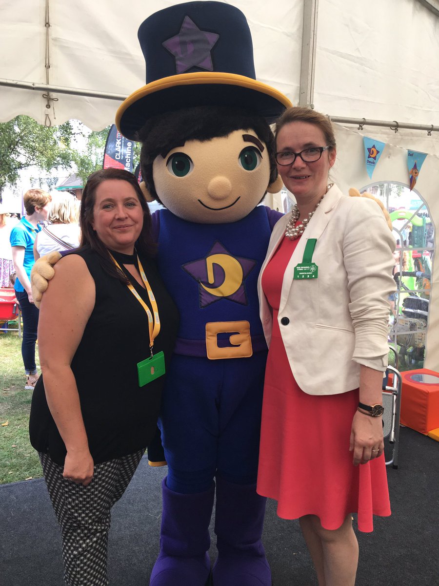 MudiadMeithrin's tweet photo. Diolch i @wgcs_education  am ddod i ddeud helo #sioe2017 https://t.co/eOcorGkg1d