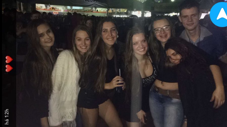brunabergerr's tweet photo. #olhaachuva #todomundobem @Hellenpotratz @MarquardtSimone @_mayarajastrow @JulliaLadeiraa @LeoXureda @_brunakrause https://t.co/0J5h6pC6QS