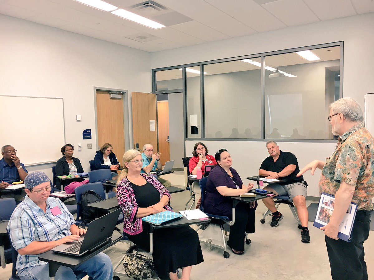 JorgeDoesPBL's tweet photo. An honor 2 have Dr. Ron Todd speak 2 my #Engineering Design Students in the @VTEEA17 about Children's Engineering @jatolley26 @WLHSTechEd https://t.co/ZD98yynZoX