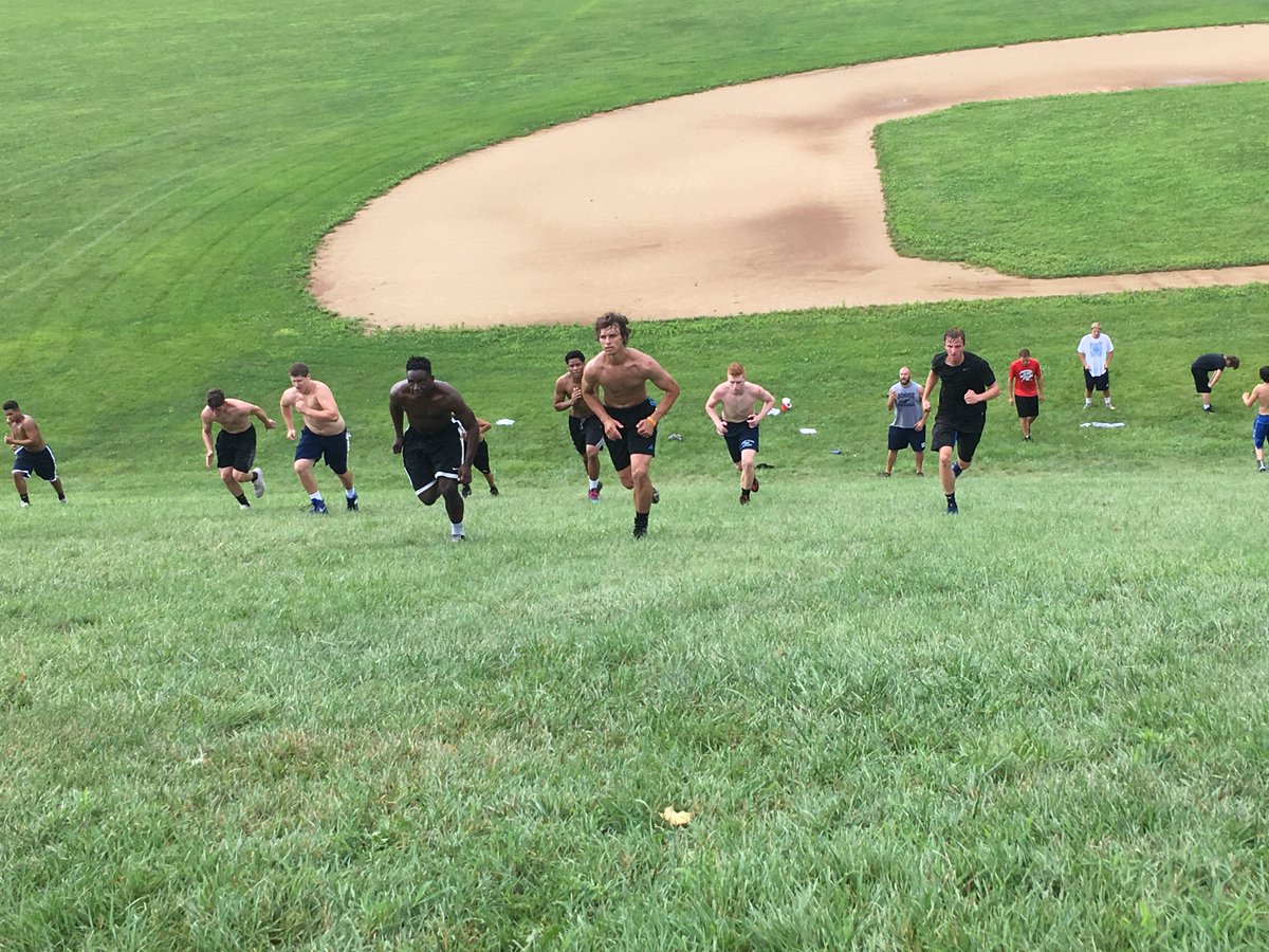 BooneFootball's tweet photo. 4 quarters of hills! #conditioned #everyinch #overtime #BooneFootball https://t.co/KYSR6yWcA4
