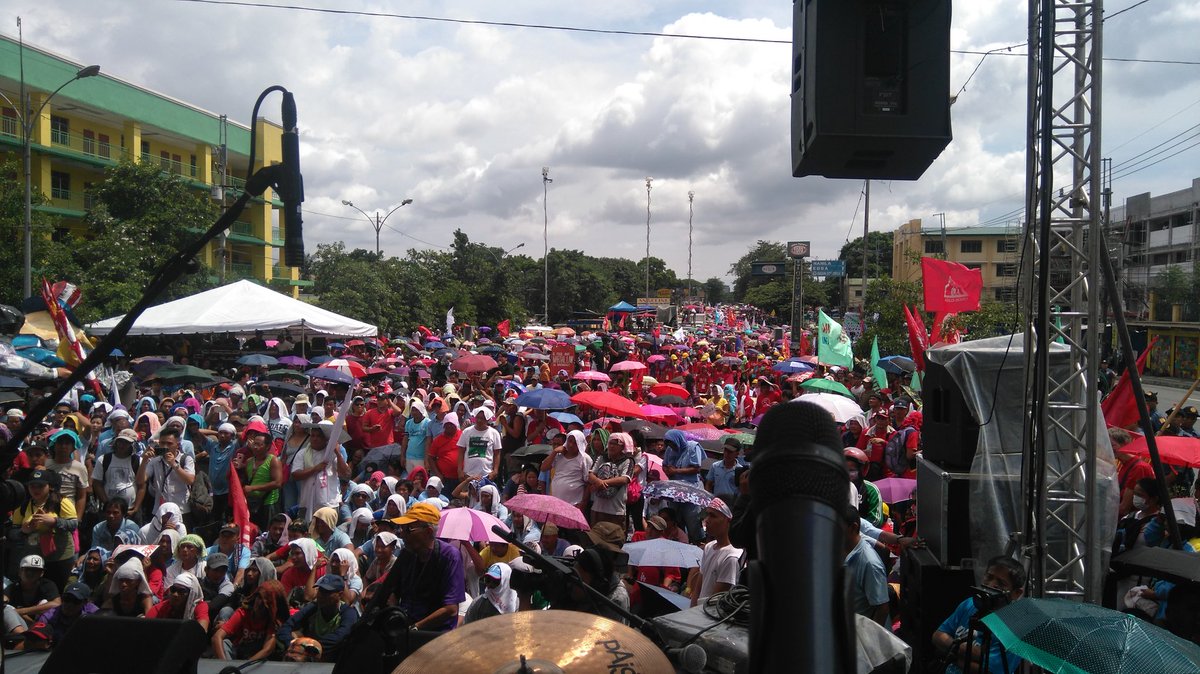 ArleneBrosas's tweet photo. Mga eksena sa SONA2017 #NoToMartialLaw #regularjobsnow mga tema ng kababaihan @GabrielaWomenPL @emmidejesus https://t.co/b1PX7lteVe