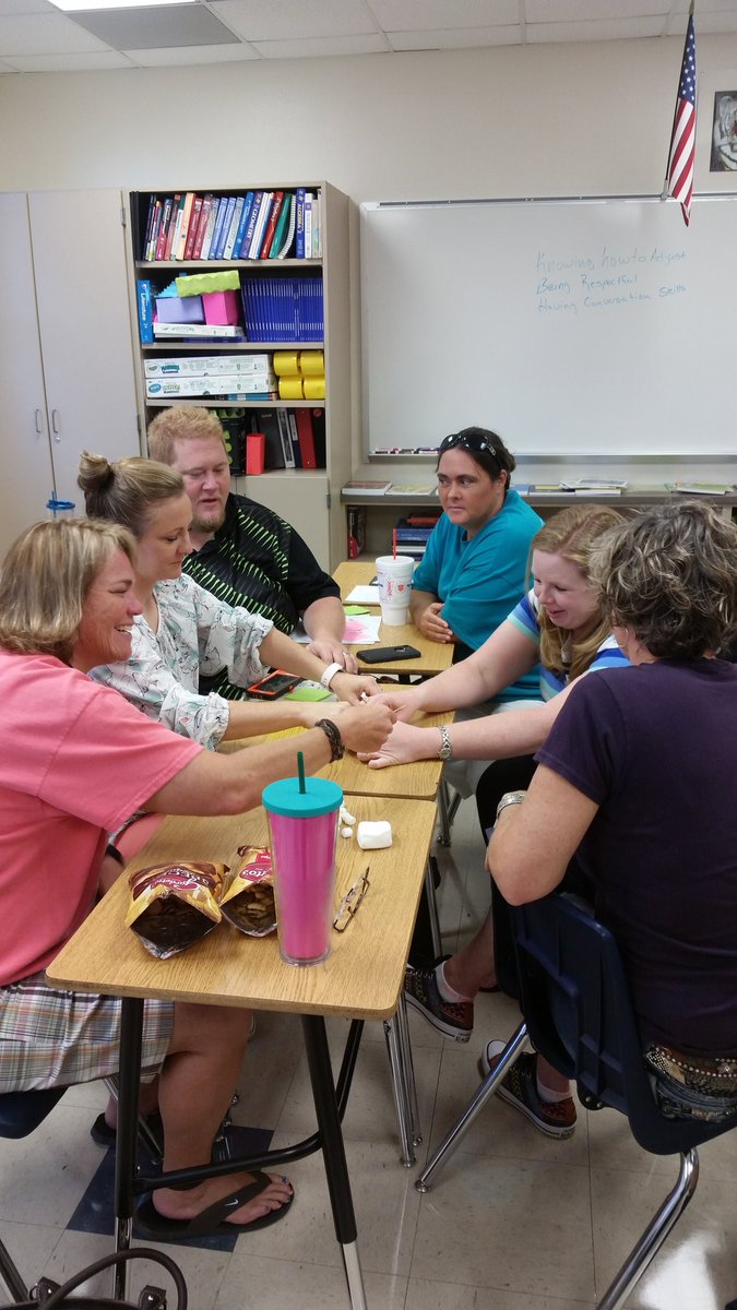 StratClass's tweet photo. Summer University-Social intelligence 
Our bodies are in the group! #whywisd https://t.co/RYlMXnsrHG