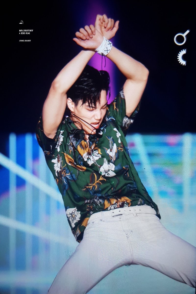 jonginnet's tweet photo. 170724 울 종인 늘 너모 고맙고 미안하구,,,, 으갸으으ㅑ거규ㅠㅠㅠ 집으로 순간이동 시캬주세오ㅜㅡㅜㅠㅠㅠㅠㅠ https://t.co/2I8C1x2Chx