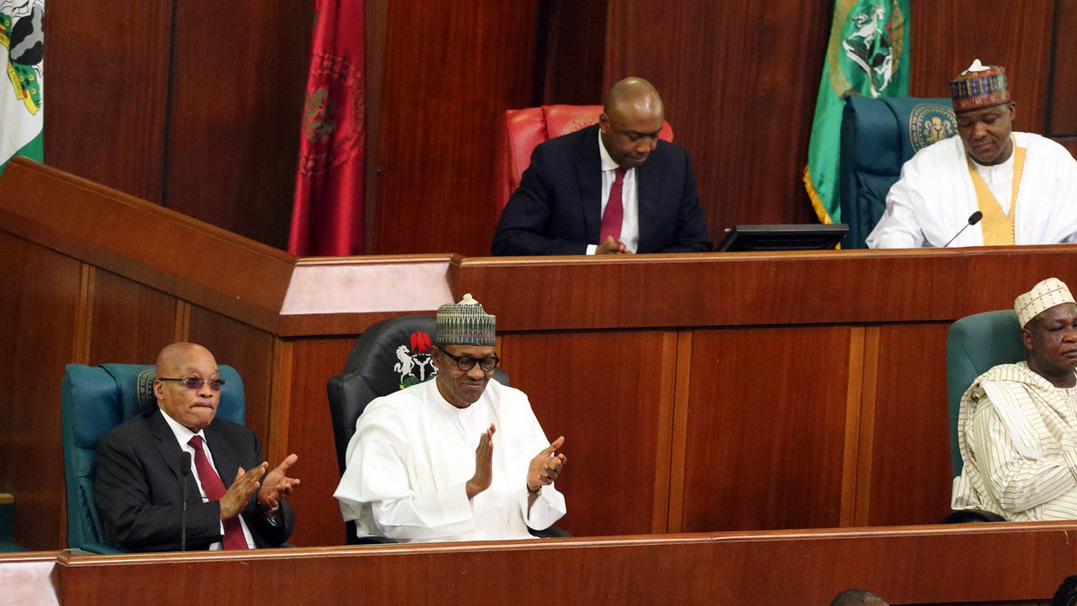 TheNigTimes's tweet photo. IMF: Nigerian economy to grow faster than South Africa’s in 2018 https://t.co/r74Eo83aET https://t.co/S44WnSx7xI