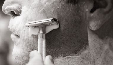 vanderhagen's tweet photo. Here are 25 tips to shaving with a double edge safety razor https://t.co/uy2ktuuSsl #MyUniversalVIP #CleanShave #VDHSHAVE #ShaveTips https://t.co/ueoZ72ofS1