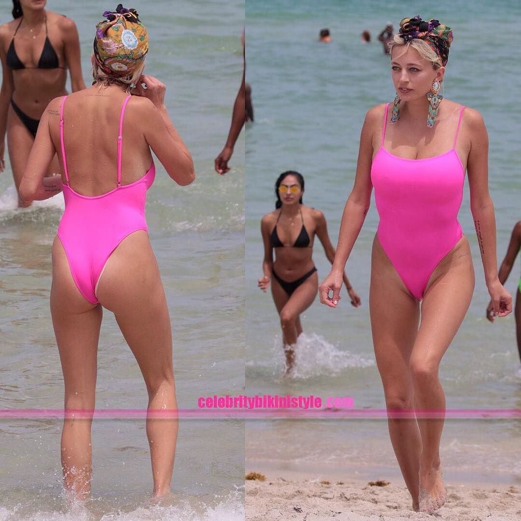 Caroline Vreeland in a hot pink one piece swimsuit by @solidandstriped at the beach.
#hotpink #pinkswimsuit #pinkb… ift.tt/2uQLiCw