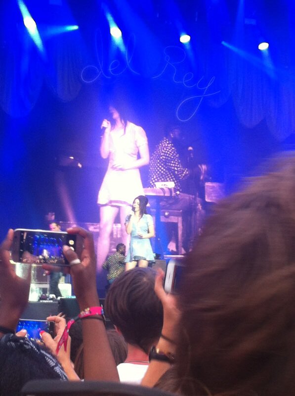 misspaiIIettes's tweet photo. love you till the end of time, xx @LanaDelRey https://t.co/3fpiFaU8wn