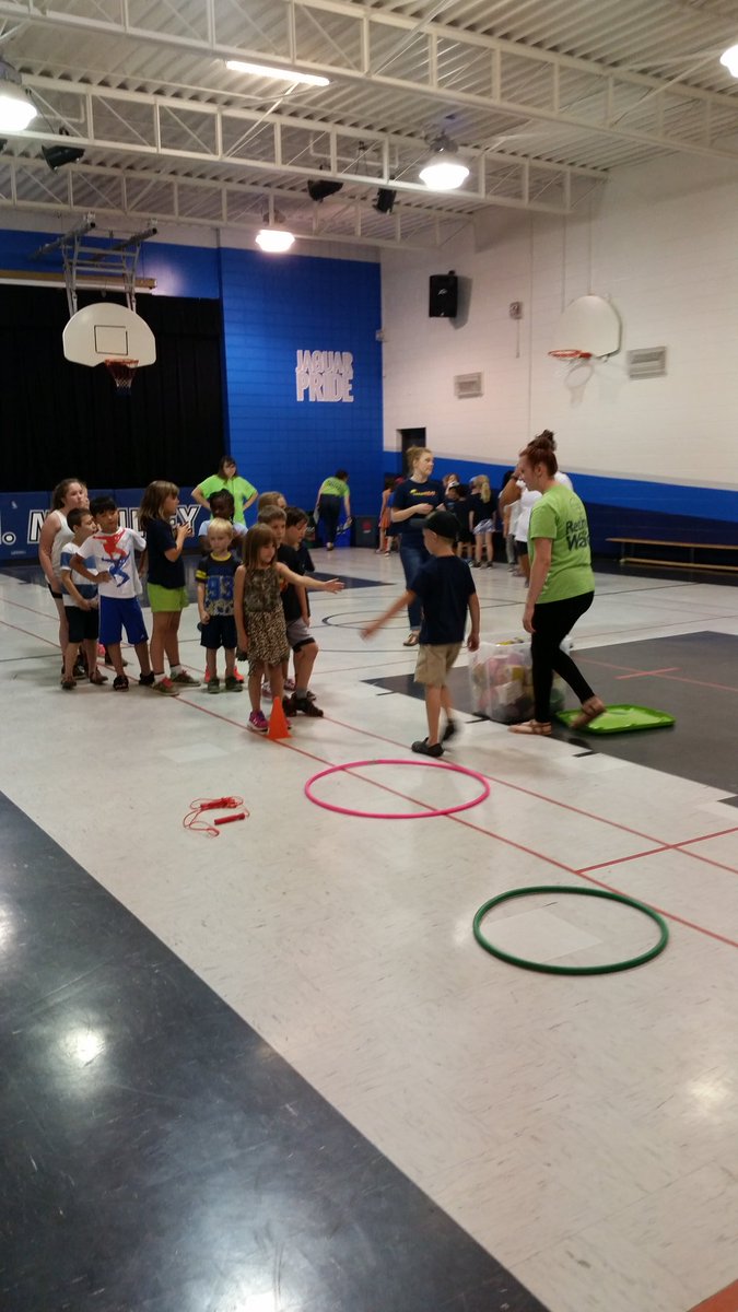 SummerHEATConn's tweet photo. EI McCulley #SummerHEAT thanks @NiagaraRegion Waste Management for the fun activities to help keep our planet healthy @DSBNSummerHEAT https://t.co/OOrS7US5kS