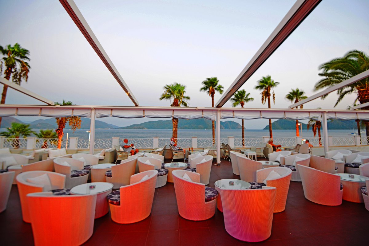 PrimeBeach_'s tweet photo. Büyüleyici bir manzara eşliğinde, nefis kokteyllerle tatilin tadını çıkarın ! #tatil #vacation #iphotels #idealprimebeach https://t.co/WVyRpbSCXQ