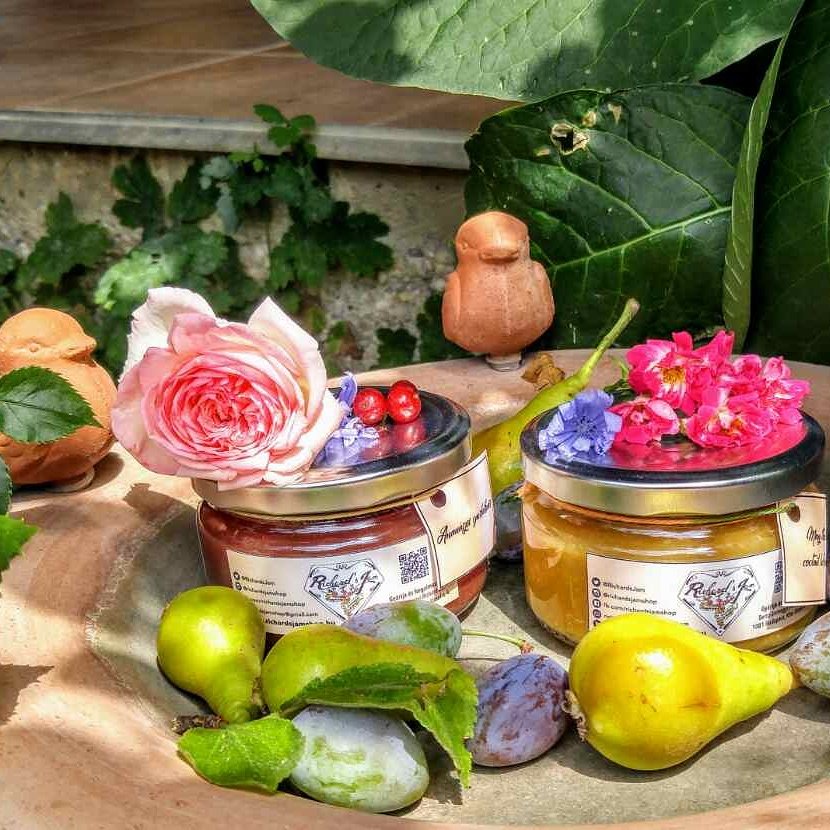 RichardsJam's tweet photo. Hungry birds :)
#organicfoods #veganlife #yummy https://t.co/ivm0dN0ib2
