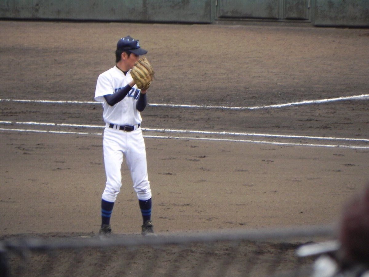 koushi3192's tweet photo. 昨日氷取沢高校野球部を引退しました。苦しくても辛くても頑張れたのはこの仲間のおかげです。本当に幸せな野球人生でした。ありがとうございました。 https://t.co/B189vgwC0n