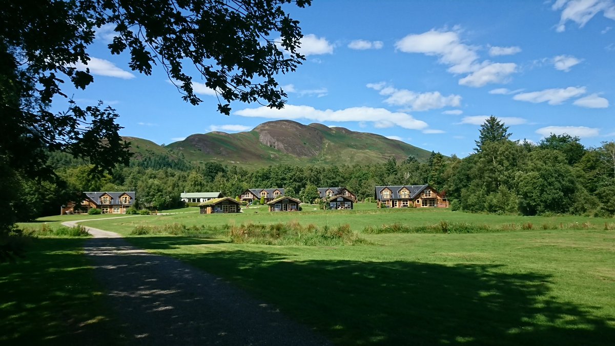 LLWFweddings's tweet photo. Beautiful day to be by the Loch #Lochlomond #scottishlodges #scotland #scottishwedding #balamha https://t.co/actyHCRSL5