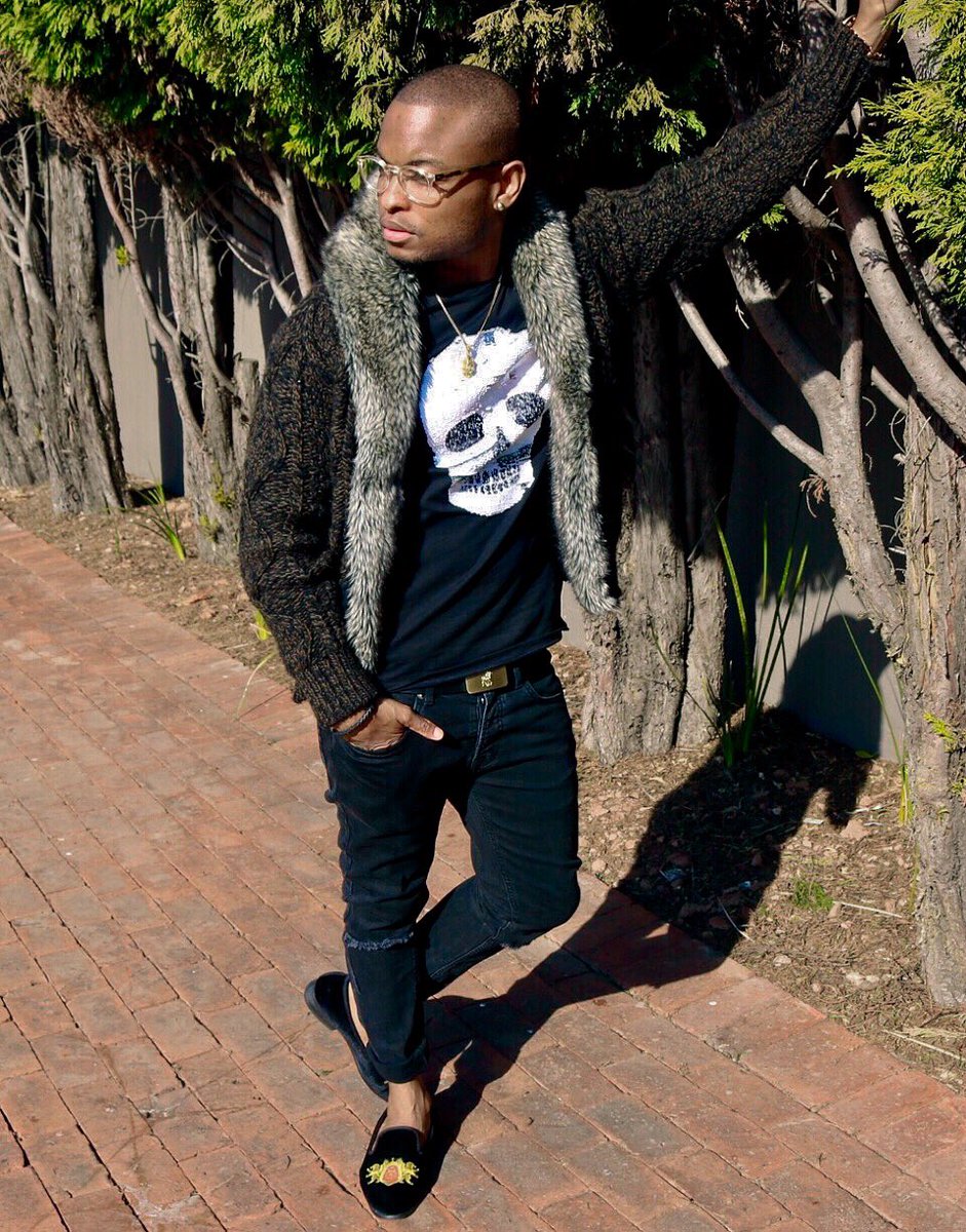 MrCashtime's tweet photo. Even though I walk through the valley of the shadow of death, I fear no evil, for You are with me #NoFeelings https://t.co/Dg0R4dwZOp