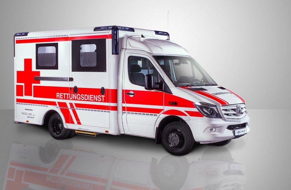 AmbuRaf's tweet photo. Interesting new concept from Binz #Ambulance #Rescube.  Hope to see this one @RETTmobil2017 #fulda https://t.co/PfKDznCX9F