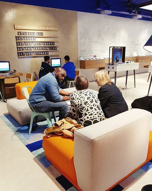 MickFoz's tweet image. Become a master of tech with the tutorials held in our #O2SOTF o2.co.uk/storelocator bit.ly/2v0r2iT #TeamO2