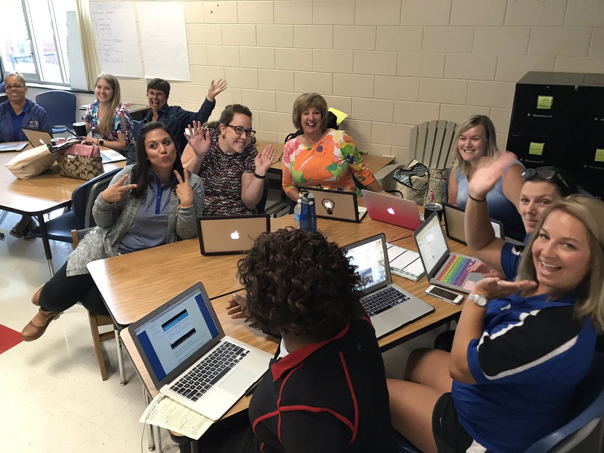 VoosMichele's tweet photo. Love my South Stars! Ready to collaborate!! #MPowerEd https://t.co/aAoeGgd0Qm