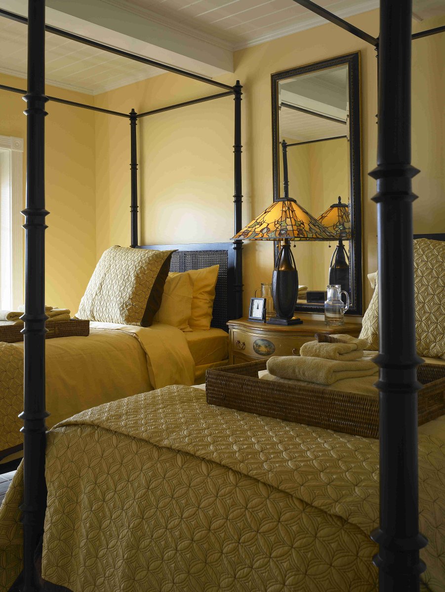 WolfeRizor's tweet photo. Order and symmetry in soothing butter tones, this Wolfe-Rizor guest room welcomes visitors into perfect serenity.
#wrid https://t.co/oZ6nbSSIcr