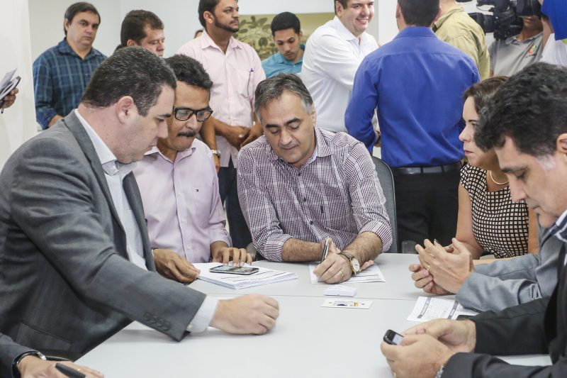 InformeBira's tweet photo. Luciano Cartaxo reforça compromisso da gestão com carreira pública e anuncia concurso para 150 vagas...
https://t.co/R3MqobqEDO https://t.co/0AhelrbZVf