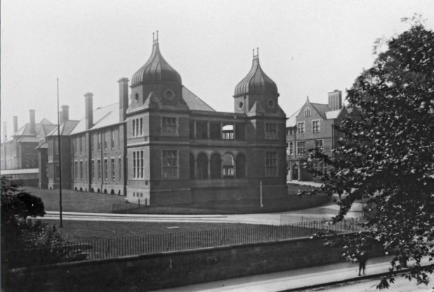 derbyheritage's tweet photo. "The Pepper-Pot"  building in #Derby is facing demolition - please sign our petition at https://t.co/kVzK6g6F0J Please RT #Derbyshire https://t.co/QmNPA9Ci7a